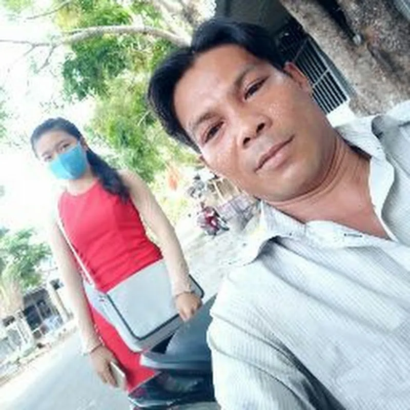 Thánh Leo Dừa - Coconut climbing saint.