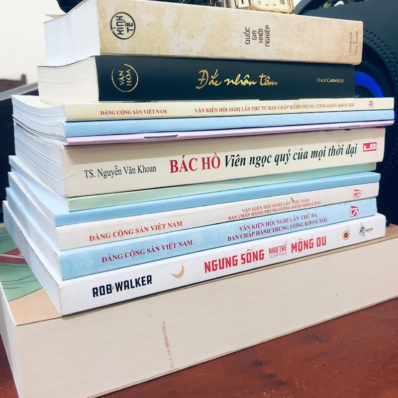 Giúp mình đọc sách !