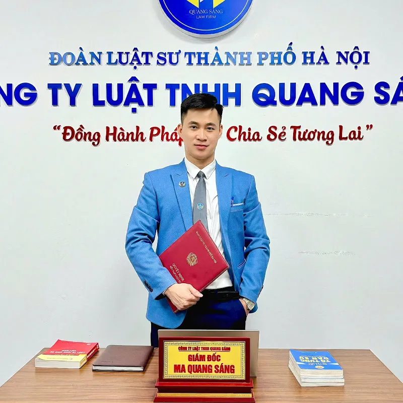 Luật sư Sáng